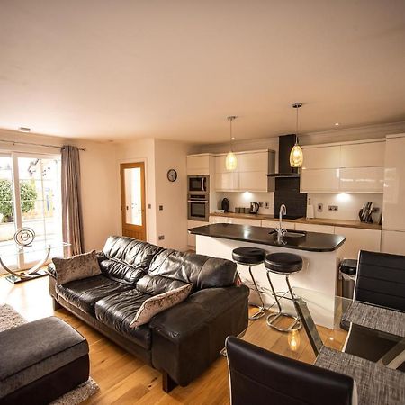 Charming 1Br Cottage With Garden, Spacious Rooms - Part Of Langley Serviced Apartments Several Properties In Wick Wick  Eksteriør bilde