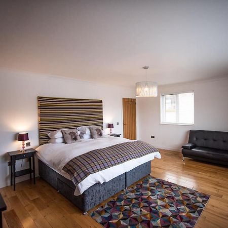 Charming 1Br Cottage With Garden, Spacious Rooms - Part Of Langley Serviced Apartments Several Properties In Wick Wick  Eksteriør bilde