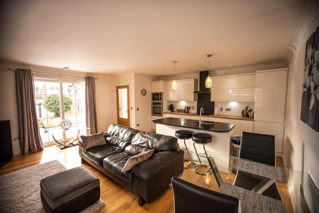 Charming 1Br Cottage With Garden, Spacious Rooms - Part Of Langley Serviced Apartments Several Properties In Wick Wick  Eksteriør bilde